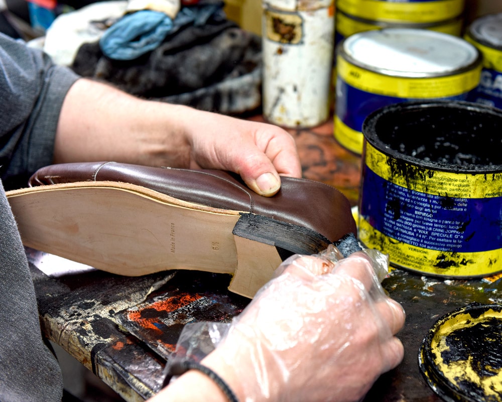 Manufacture and finishing of French shoes Joseph Malinge