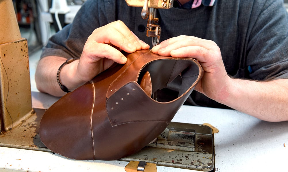 Fabrication et piquage des souliers de luxe fabriquées en France Joseph Malinge